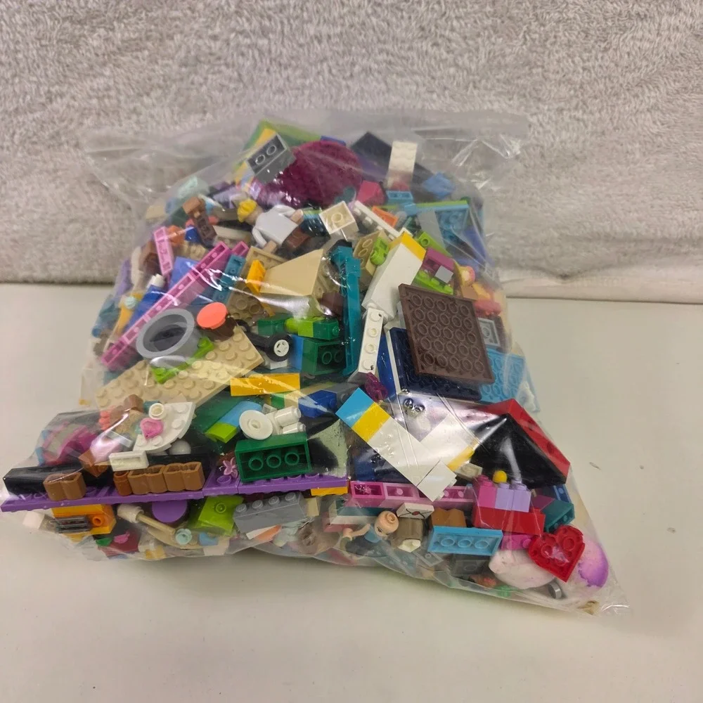 LEGO Bulk Lot Mixed Bricks Pieces 4lbs 5oz Assorted Colors and Shapes